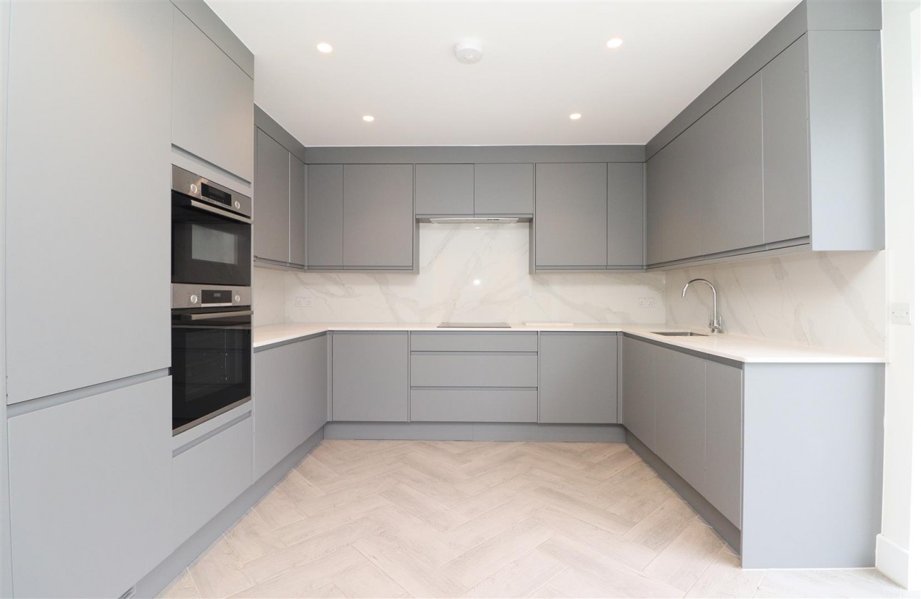 Whitehouse Avenue, Borehamwood