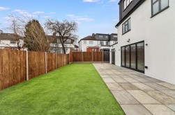 Whitehouse Avenue, Borehamwood