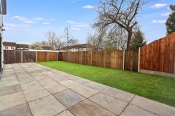 Whitehouse Avenue, Borehamwood