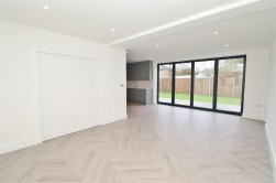 Whitehouse Avenue, Borehamwood