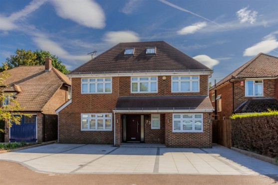 Newberries Avenue, Radlett