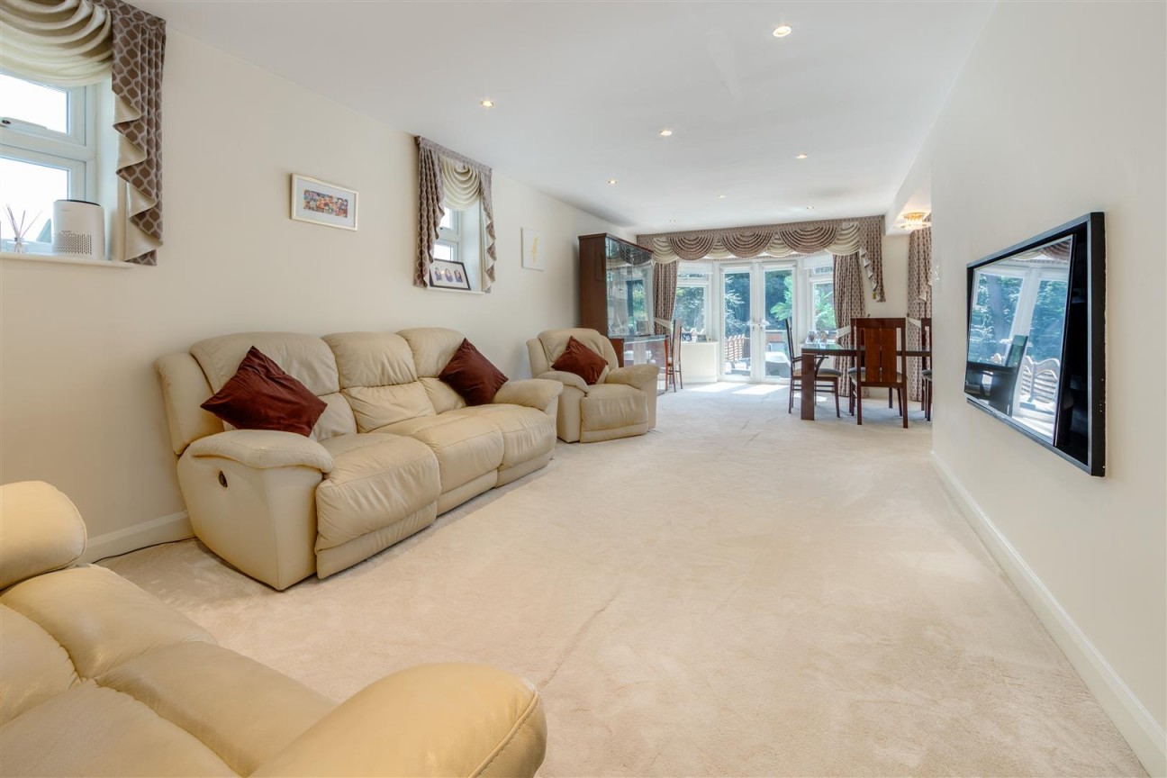 Newberries Avenue, Radlett