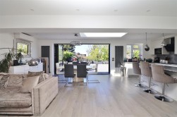 Lullington Garth, Borehamwood