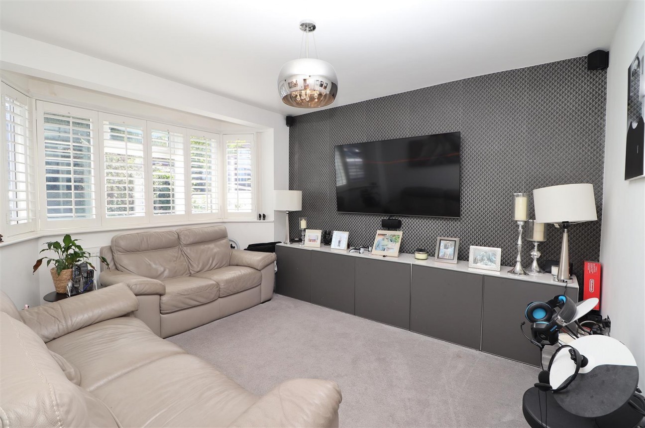 Lullington Garth, Borehamwood