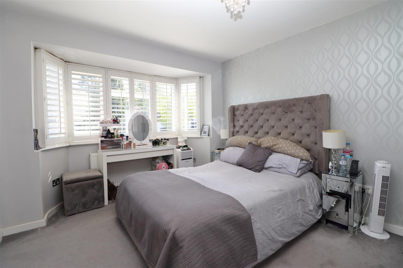 Lullington Garth, Borehamwood