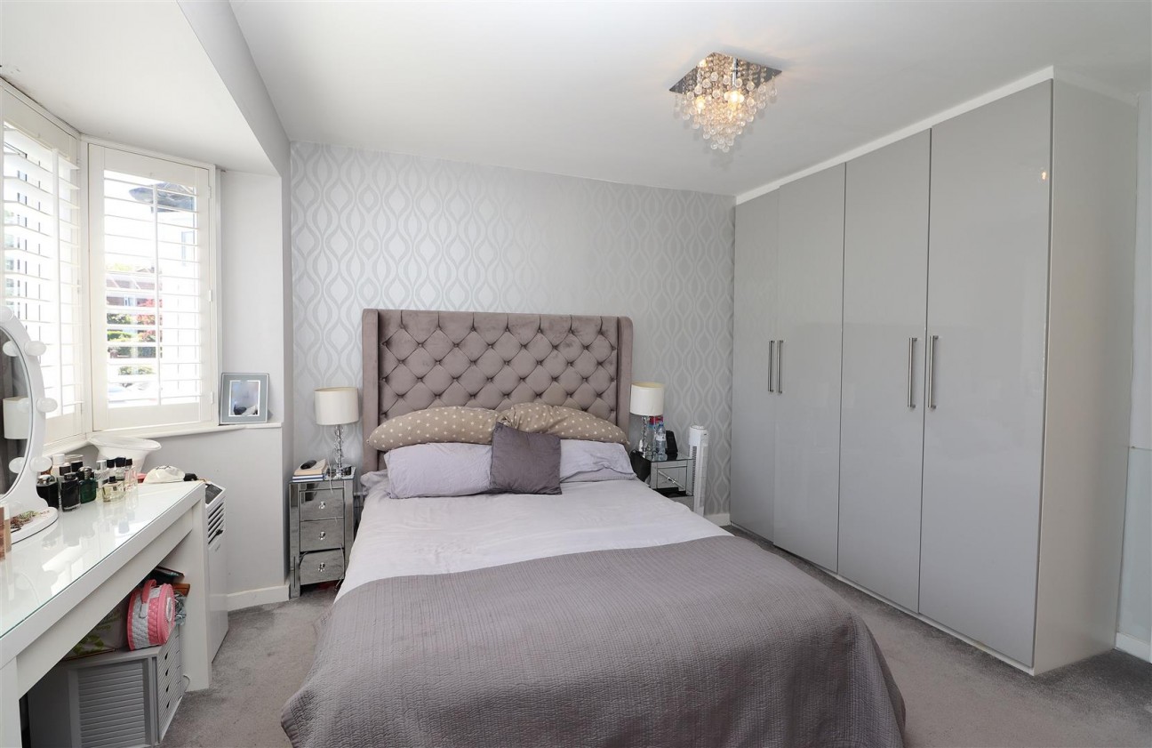 Lullington Garth, Borehamwood