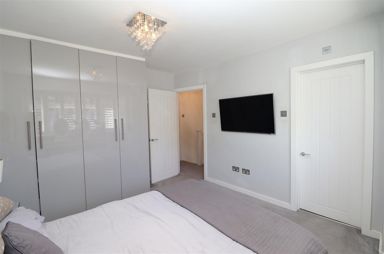 Lullington Garth, Borehamwood