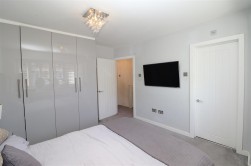 Lullington Garth, Borehamwood