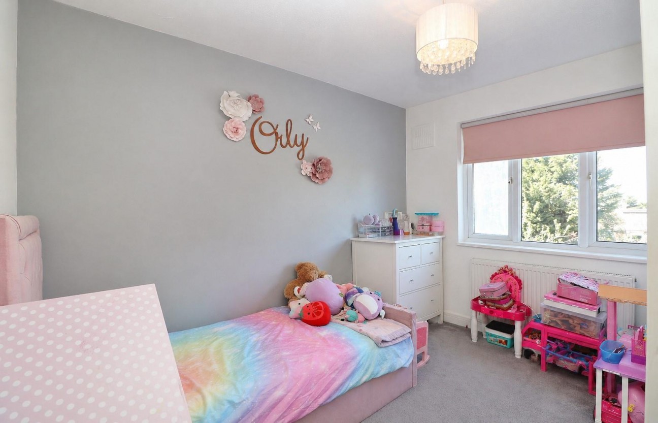 Lullington Garth, Borehamwood
