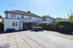 Lullington Garth, Borehamwood