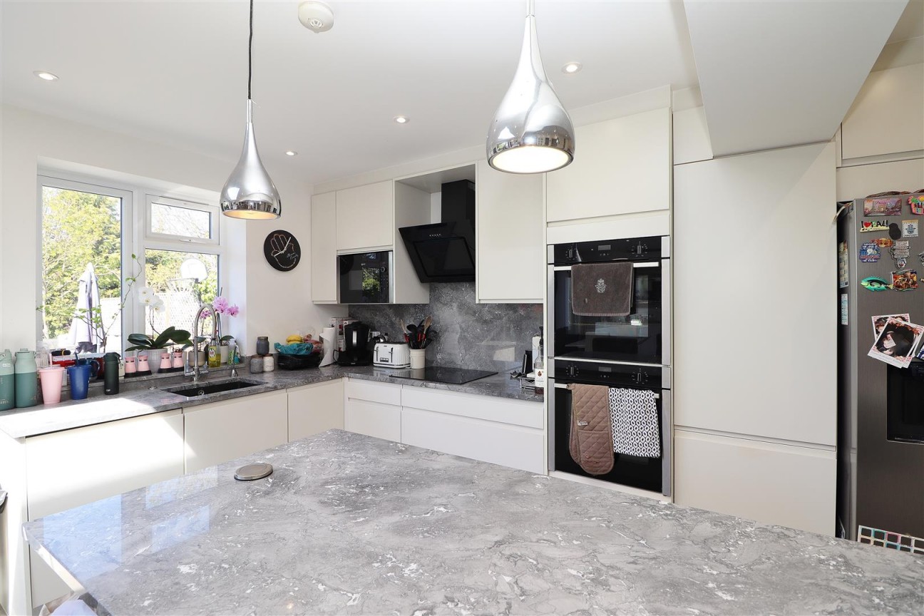 Lullington Garth, Borehamwood