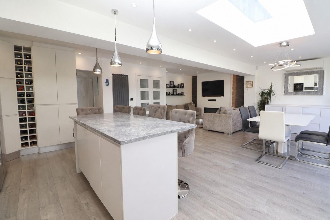 Lullington Garth, Borehamwood