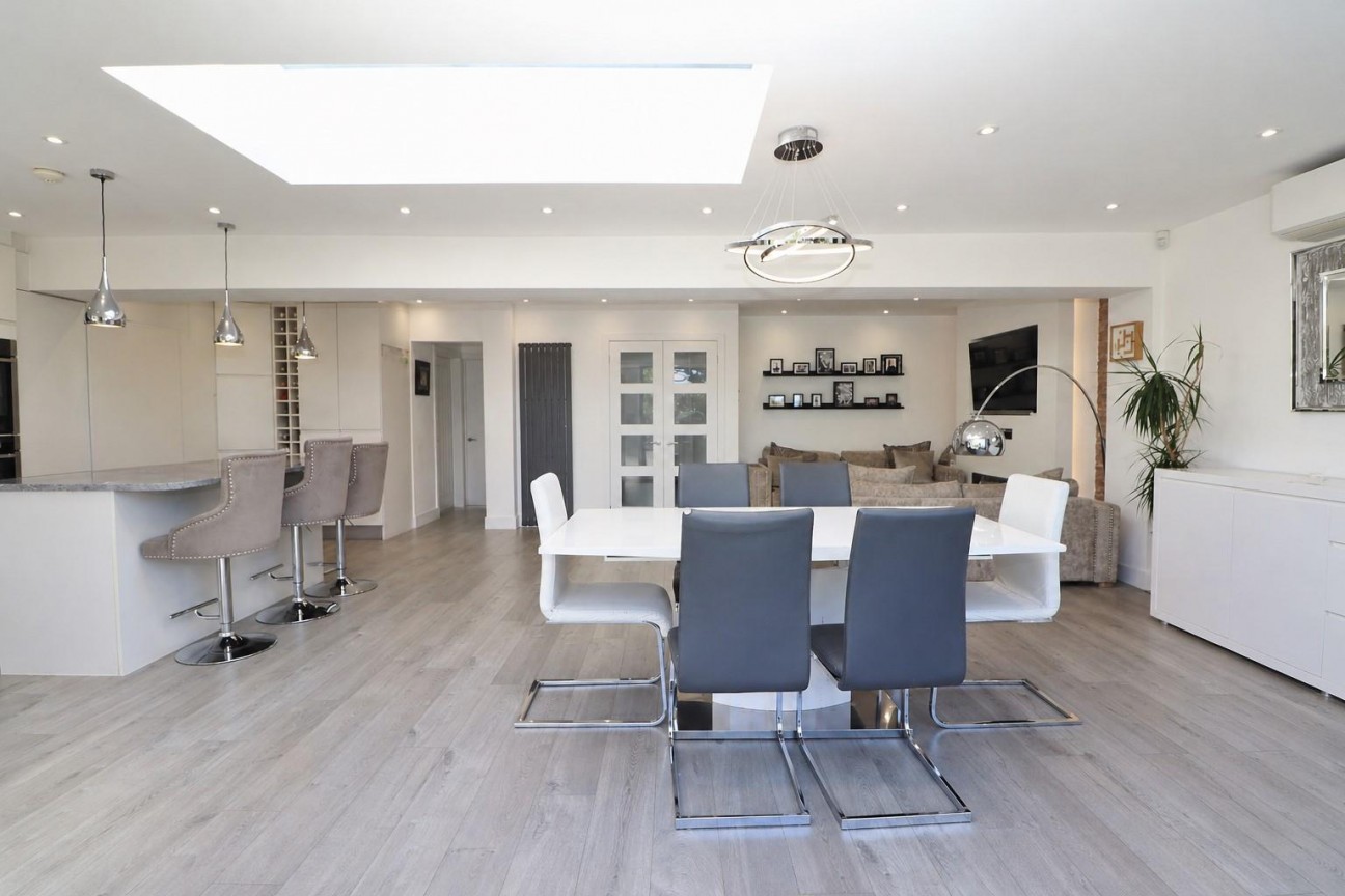 Lullington Garth, Borehamwood