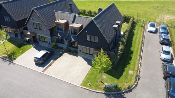 Watersplash Mews, Borehamwood