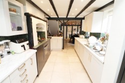 Watling Street, Radlett