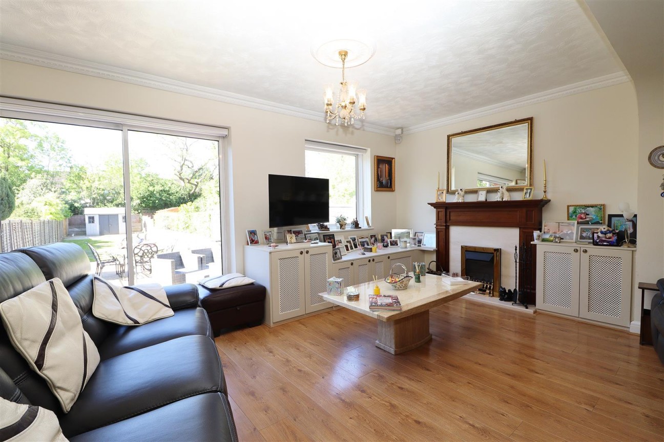 Chiltern Avenue, Bushey