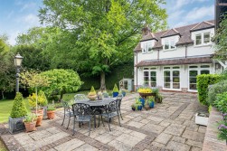 Shenleybury, Shenley