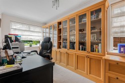 Williams Way, Radlett