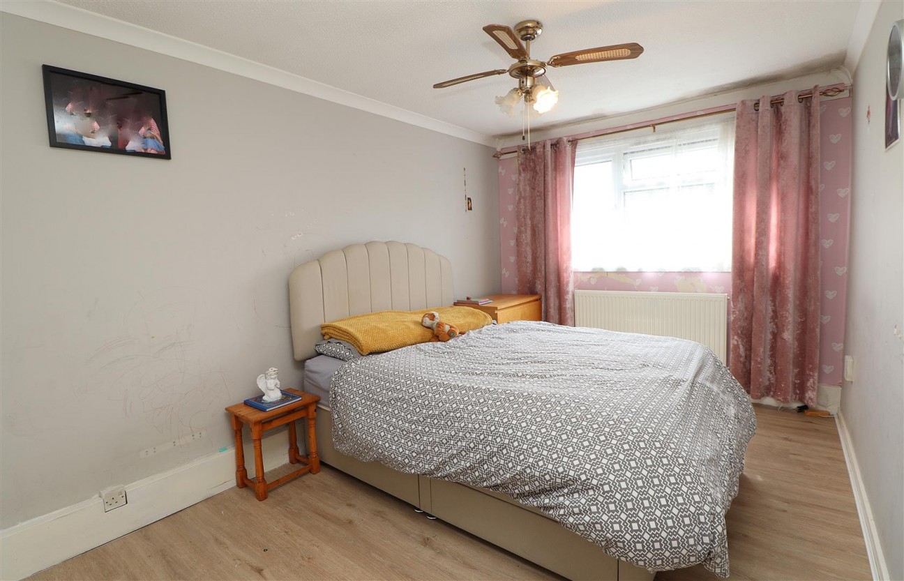 Byron Avenue, Borehamwood