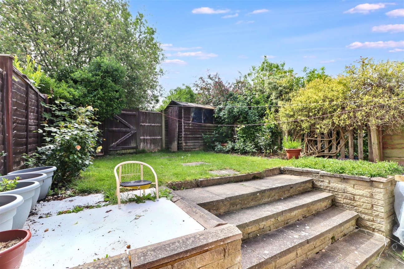Byron Avenue, Borehamwood