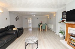 Byron Avenue, Borehamwood
