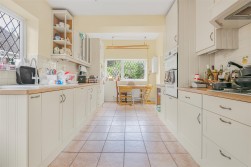Theobald Street, Radlett