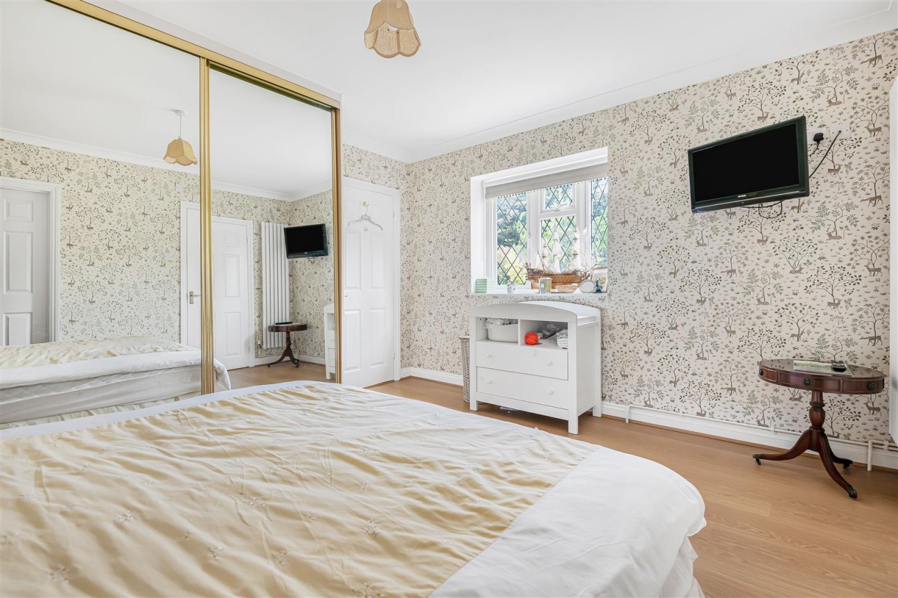 Theobald Street, Radlett