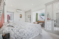 Theobald Street, Radlett