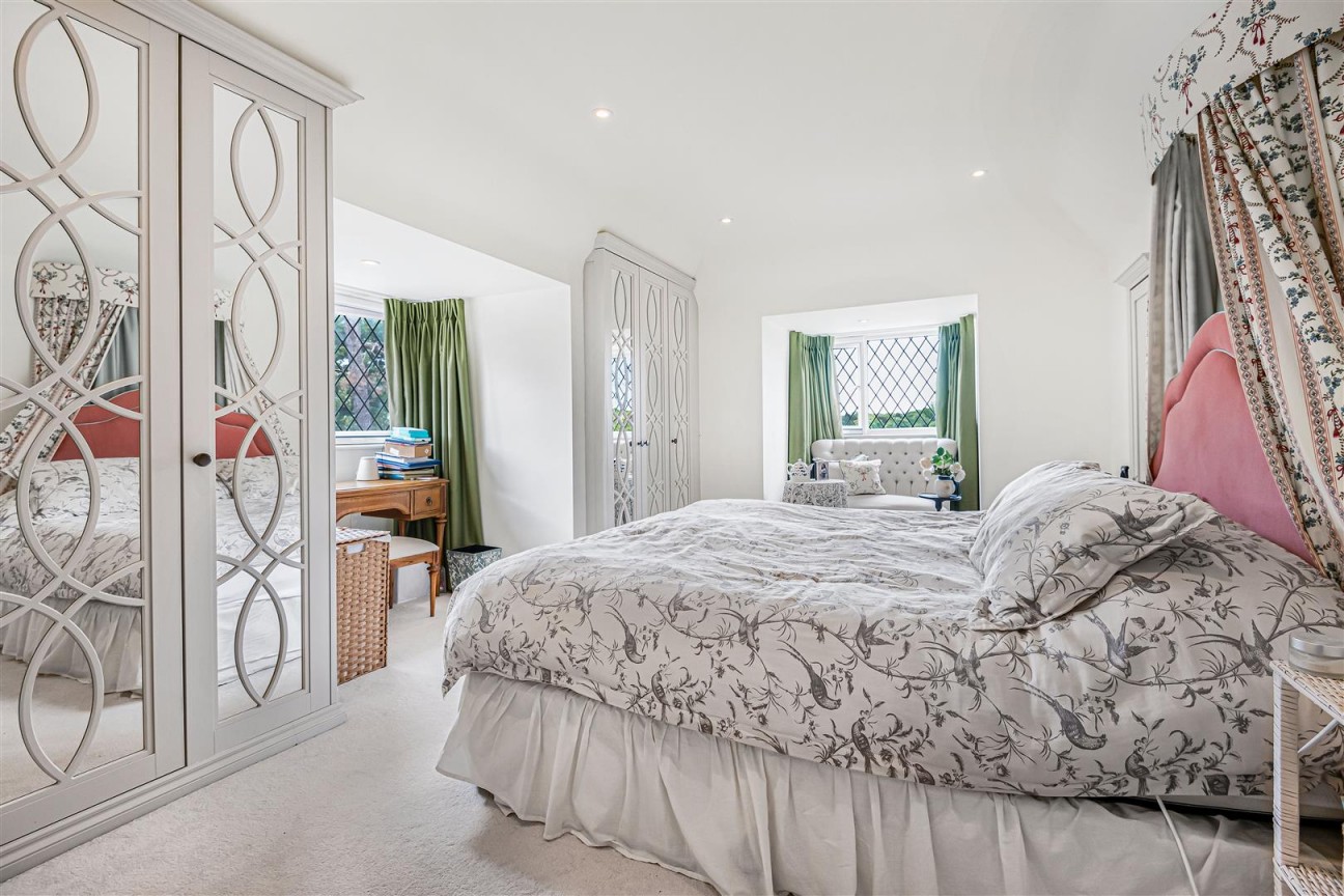 Theobald Street, Radlett