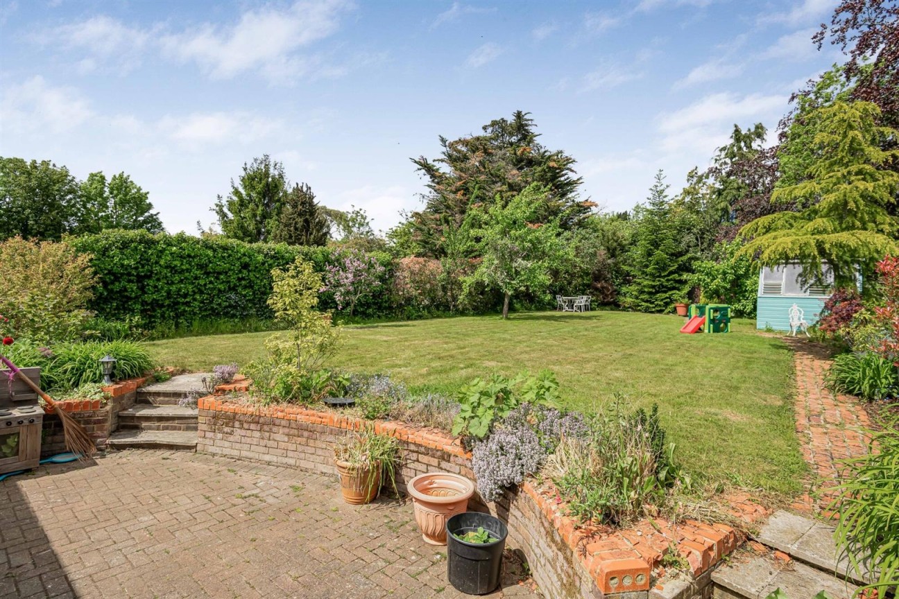 Theobald Street, Radlett