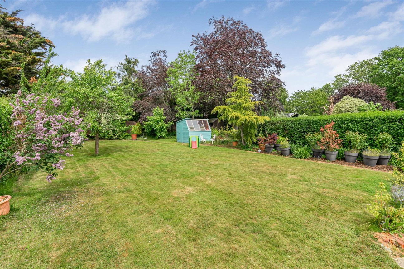 Theobald Street, Radlett