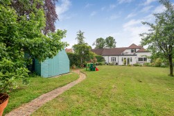 Theobald Street, Radlett