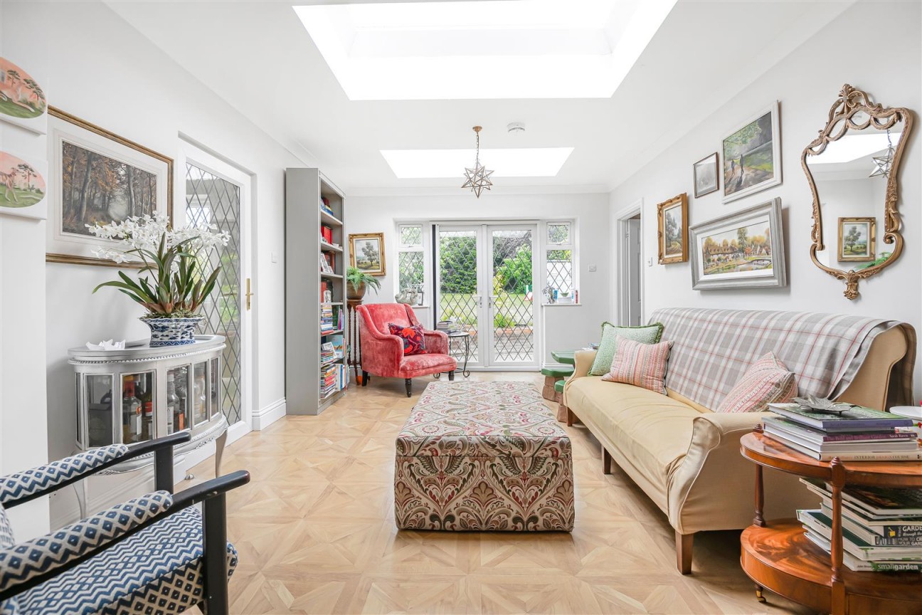 Theobald Street, Radlett