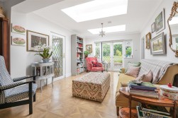 Theobald Street, Radlett
