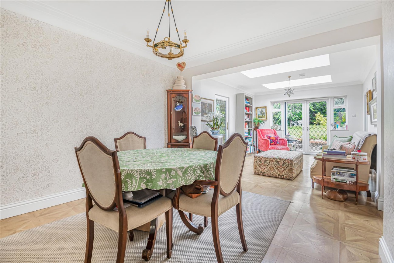 Theobald Street, Radlett