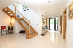 Sandy Lane, Bushey
