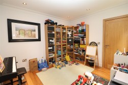 Sandy Lane, Bushey