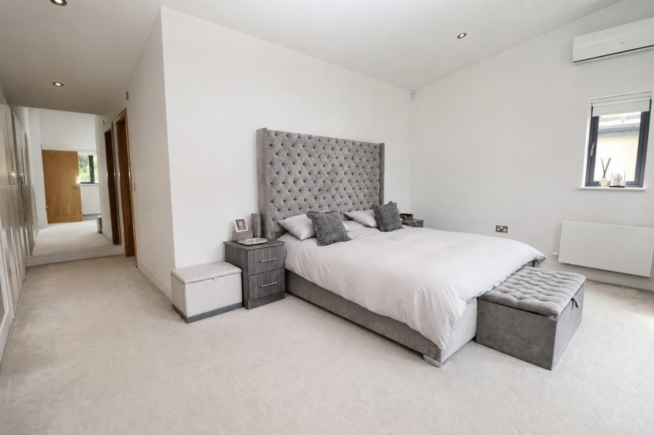Sandy Lane, Bushey