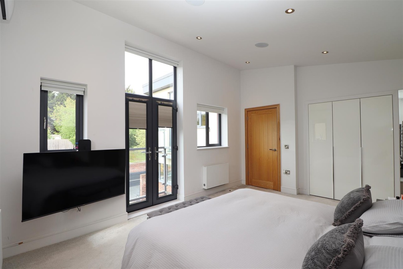 Sandy Lane, Bushey