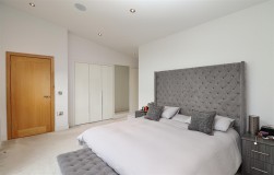 Sandy Lane, Bushey