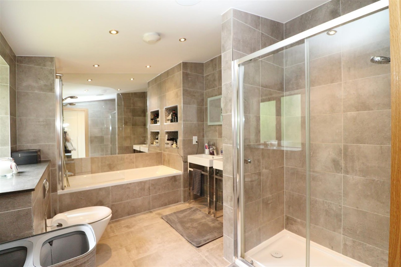 Sandy Lane, Bushey
