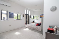 Sandy Lane, Bushey