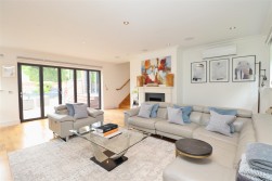 Sandy Lane, Bushey