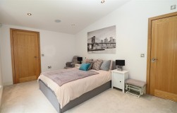 Sandy Lane, Bushey