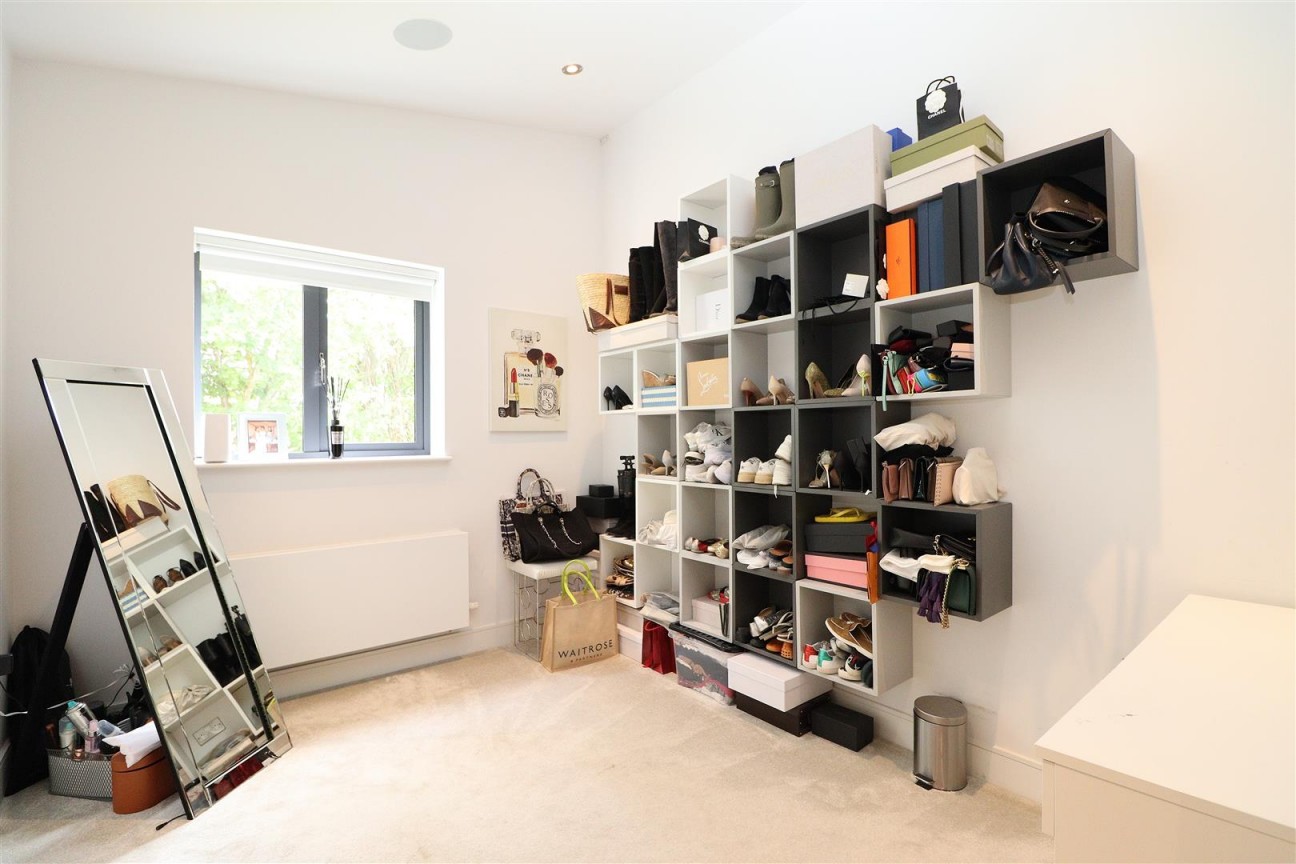Sandy Lane, Bushey