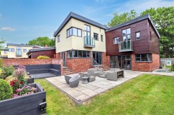 Sandy Lane, Bushey