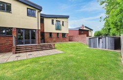 Sandy Lane, Bushey