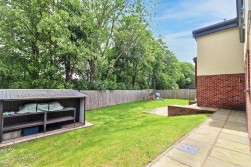 Sandy Lane, Bushey