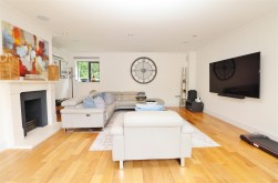 Sandy Lane, Bushey
