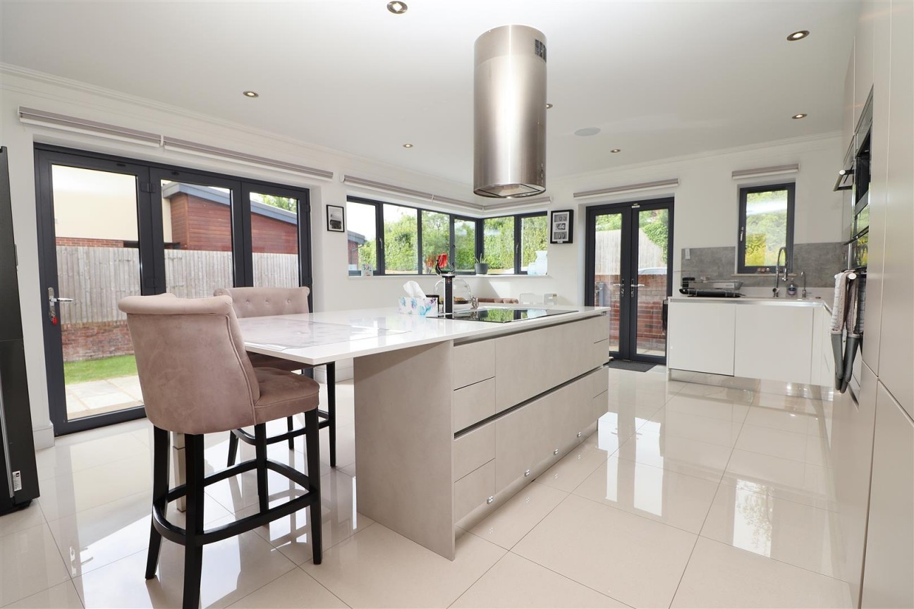 Sandy Lane, Bushey